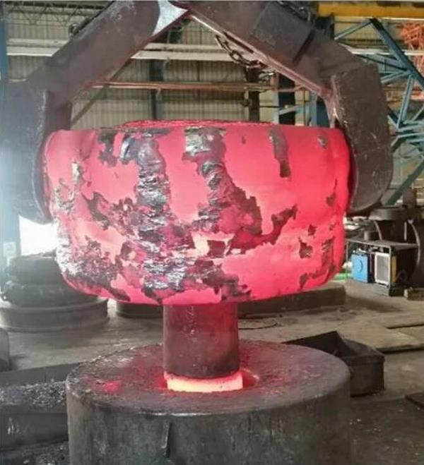 武汉重工锻造再创纪录！