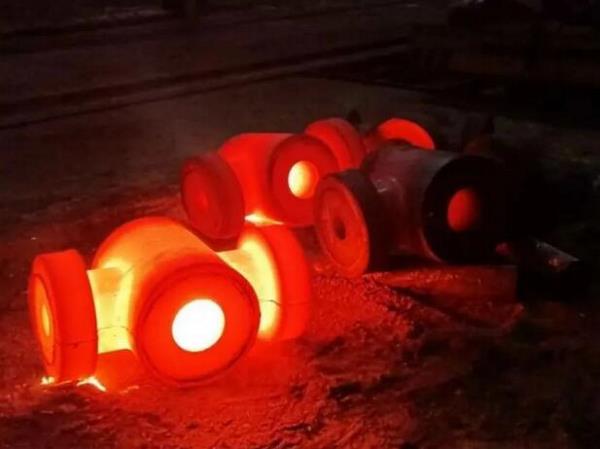 国内最大多向模锻井口压裂阀阀体试制成功