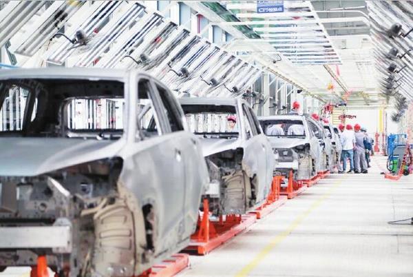 富士康“造车”动作频频 新型代工呼之欲出？