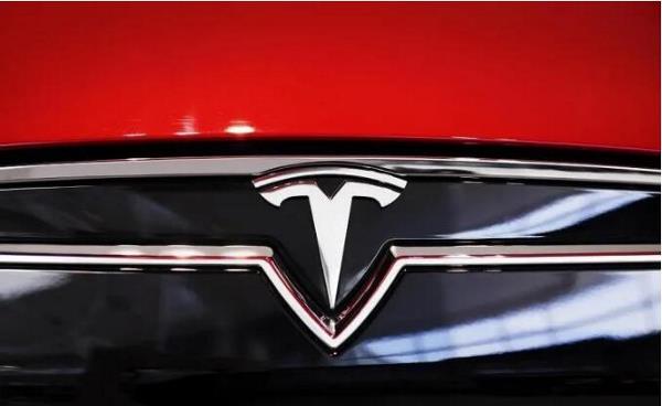 特斯拉首批超级冲压设备进厂！