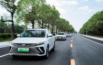 吉利首款雷神超级电混轿车开启交付