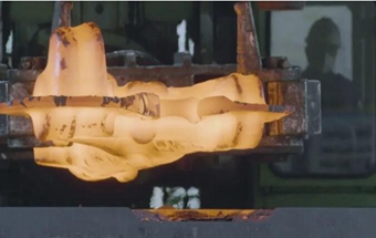 国宝级战略装备大赏，8万吨模锻压力机力锻金刚