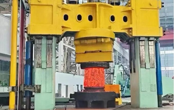 125MN快速自由锻造液压机热试成功！