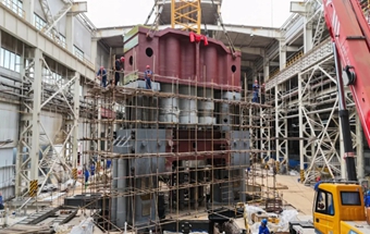 兰石超合金公司125MN快锻液压机组最后一重型部件安装完成