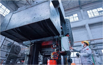 东风锻造首条外销数智化热模锻生产线！