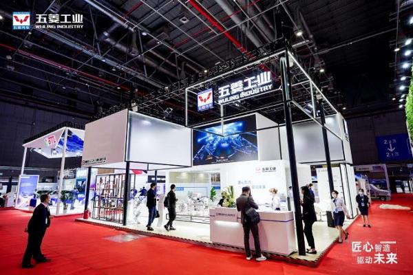 五菱工业“菱擎”前置后驱混合动力系统全球首发亮相