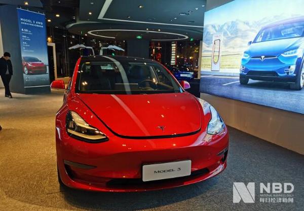 30分钟内超40次刹车！特斯拉公布事故车辆数据