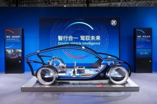 采埃孚全球首发车载超级计算机“采睿星”