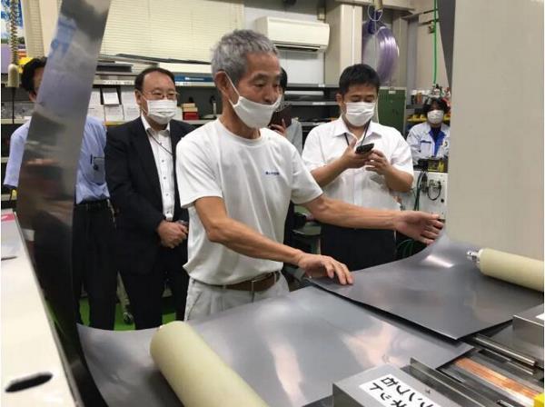 全自动超薄冲压电磁钢板焊接机器人诞生