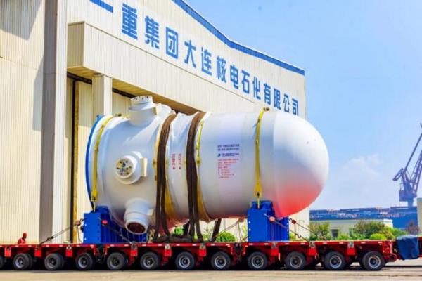 中国一重承制“华龙一号”漳州1号核反应堆压力容器完工发运