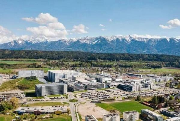 英飞凌芯片新厂正式投产