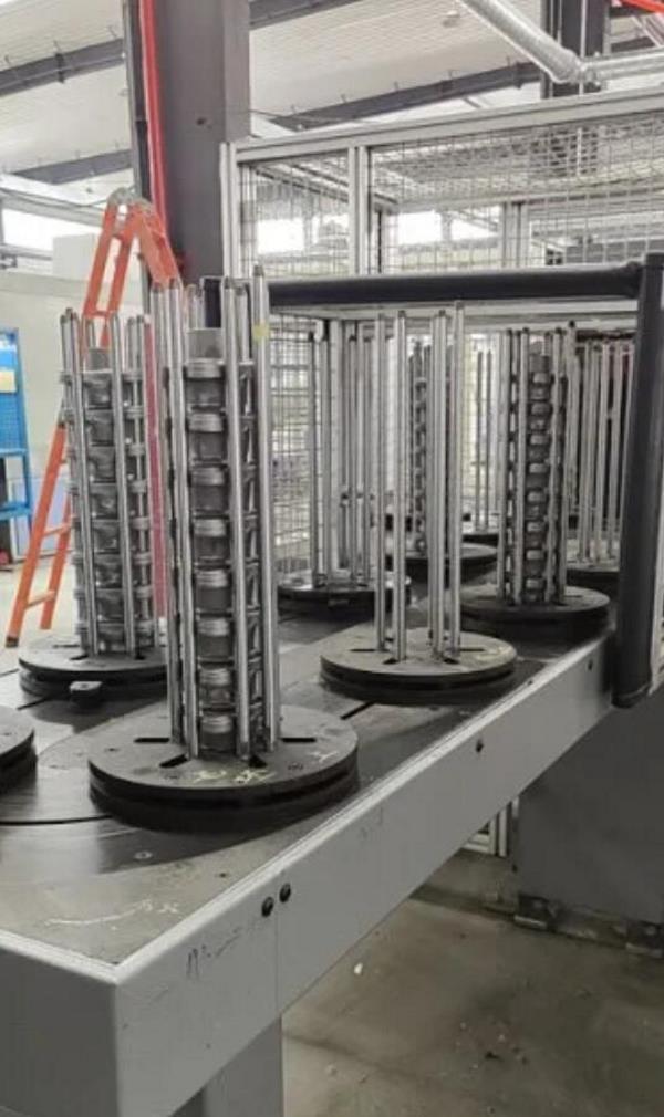 三孔法兰全自动化生产线顺利落成！