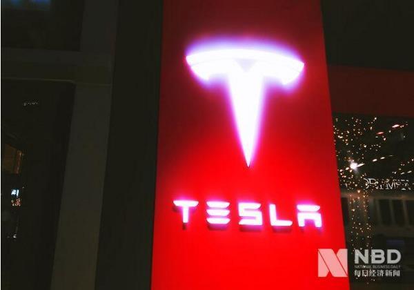 特斯拉拆股后即遭减持，吉福德累计获利200亿美元！